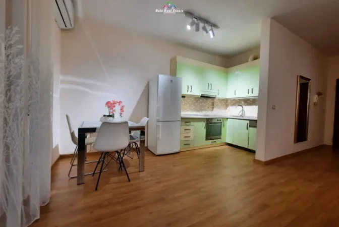 Shqiperi, jepet me qera apartament 2+1 Kati 2, 115 m² 750 € (liqeni i thate)