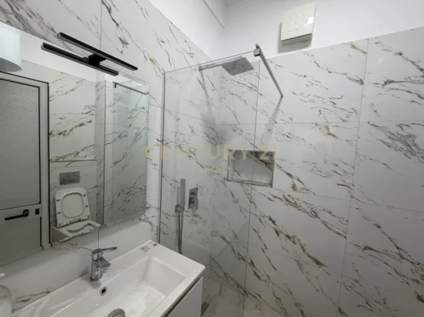 Tirane, jepet me qera zyre Kati 3, 100 m² 1.000 € (Shallvare)