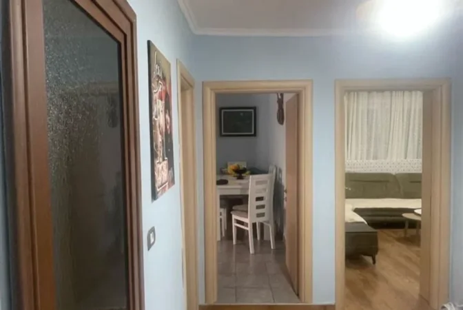 Tirane, jepet me qera apartament 2+1 Kati 5, 82 m² 630 € (mine peza)