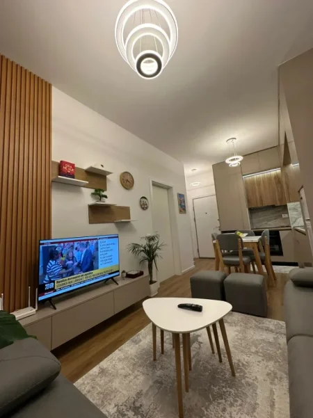 Tirane, jepet me qera apartament 1+1+Aneks+Ballkon Kati 3, 60 m² 450 € (rruga ali demi)