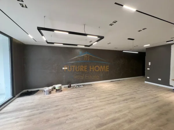 Tirane, jepet me qera apartament 3+1 Kati 4, 132 m² 800 € 