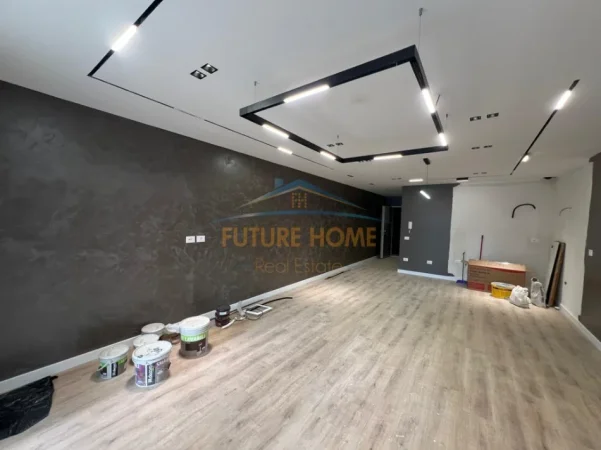 Tirane, jepet me qera apartament 3+1 Kati 4, 132 m² 800 € 