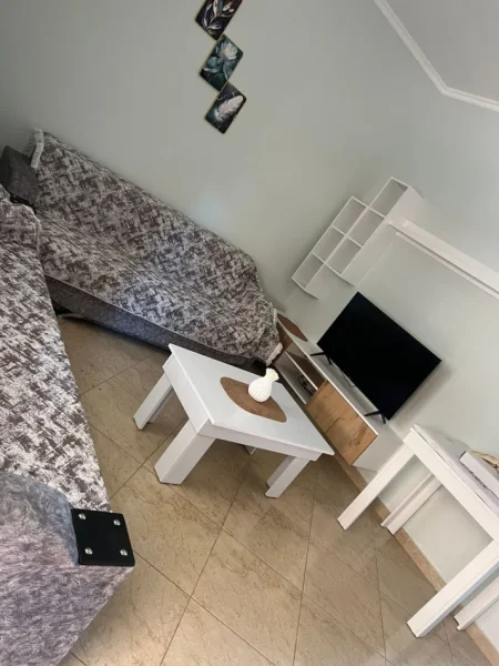 Tirane, jepet me qera apartament 1+1 Kati 3, 70 m² 350 € (Astir)