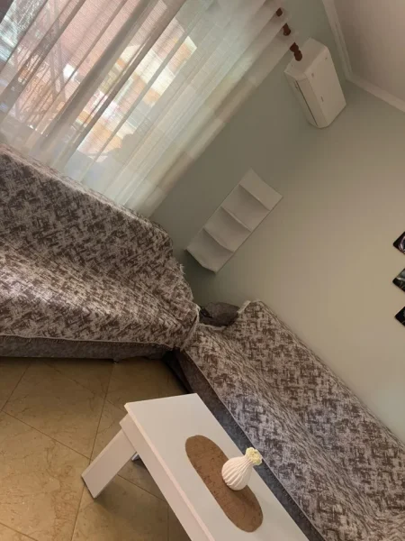 Tirane, jepet me qera apartament 1+1 Kati 3, 70 m² 350 € (Astir)