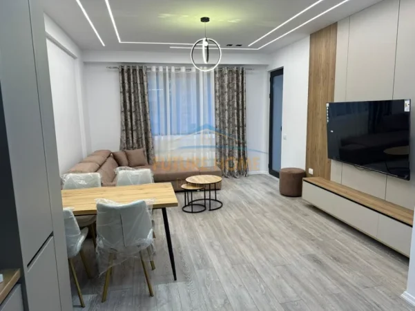 Tirane, jepet me qera apartament 1+1 Kati 4, 70 m² 525 € 