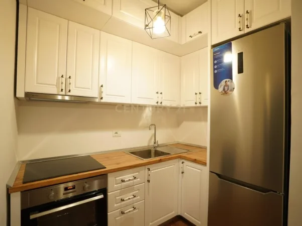 Tirane, jepet me qera apartament 1+1 Kati 2, 64 m² 700 € (irfan tomini)