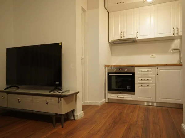 Tirane, jepet me qera apartament 1+1 Kati 2, 64 m² 700 € (irfan tomini)