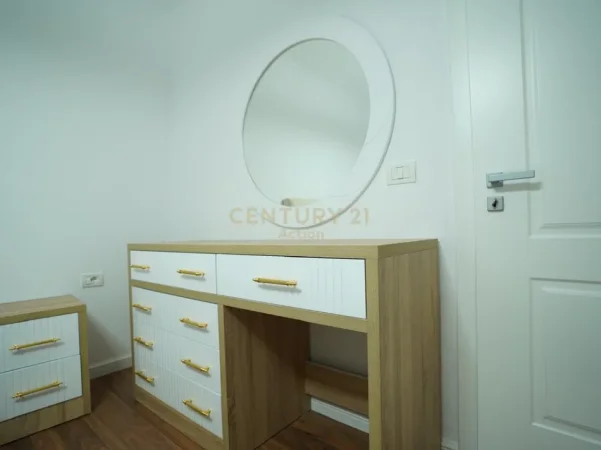 Tirane, jepet me qera apartament 1+1 Kati 2, 64 m² 700 € (irfan tomini)