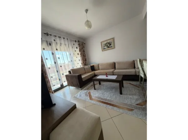 Tirane, jepet me qera apartament 2+1 Kati 4, 76 m² 550 € 