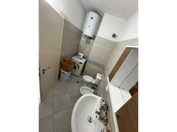 Tirane, jepet me qera apartament 2+1 Kati 4, 76 m² 550 € 