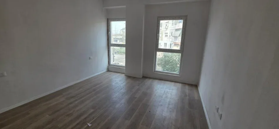 Tirane, shitet apartament 1+1 Kati 1, 72 m² 130.000 € (Rruga Dritan Hoxha)