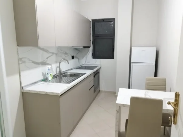 JEPET ME QERA APARTAMENT 1+1 NE 5 MAJI ME VLERE 400 EU