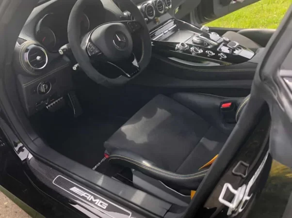 Tirane, shitet makine Mercedes Benz AMG Benzin, e zeze automatik 25.000 km 170.000 €