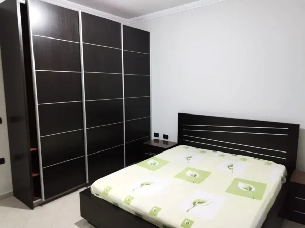 JEPET ME QERA APARTAMENT 1+1 NE 5 MAJI ME VLERE 400 EU