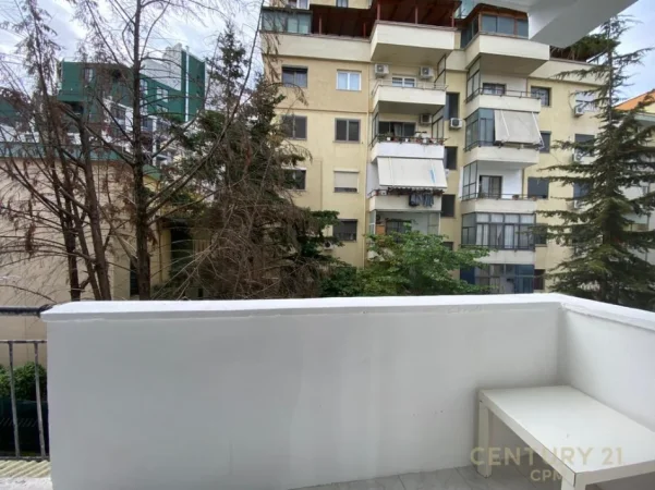 Tirane, jepet me qera apartament 1+1 Kati 3, 64 m² 550 € (vasil shanto)