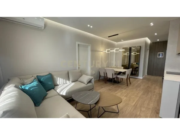 Tirane, jepet me qera apartament 2+1+Ballkon Kati 6, 104 m² 1.500 € (mine peza)