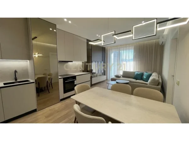 Tirane, jepet me qera apartament 2+1+Ballkon Kati 6, 104 m² 1.500 € (mine peza)