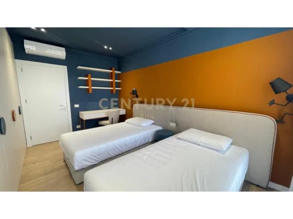 Tirane, jepet me qera apartament 2+1+Ballkon Kati 6, 104 m² 1.500 € (mine peza)