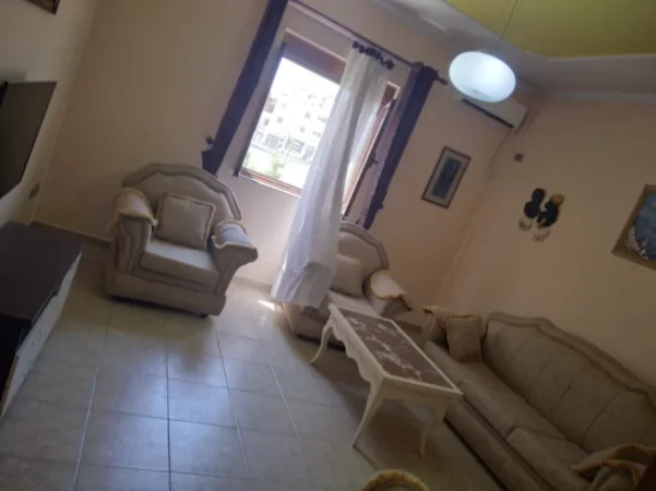 Tirane, jap me qera Vile 3+1 Kati 2, 90 m² 400 € (Lace Backa)