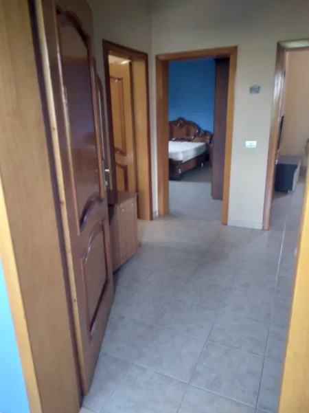 Tirane, jap me qera Vile 3+1 Kati 2, 90 m² 400 € (Lace Backa)