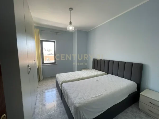 Tirane, jepet me qera apartament 2+1 Kati 3, 103 m² 650 € (vasil shanto)