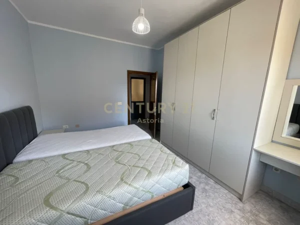Tirane, jepet me qera apartament 2+1 Kati 3, 103 m² 650 € (vasil shanto)