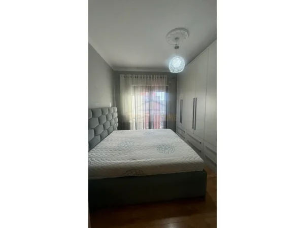 Tirane, jepet me qera apartament 3+1+Ballkon+Post Parkimi,  Kati 5, 113 m² 850 € (Green City, Unaza e Re)