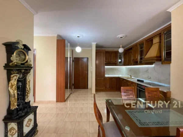 Tirane, jepet me qera apartament 2+1 Kati 5, 97 m² 900 € (sheshi willson)