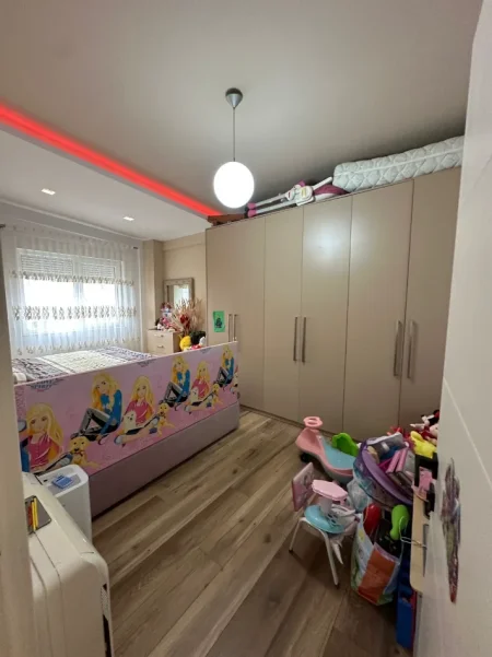 Tirane, shitet apartament 2+1 , 170 m² 498.000 € (liqeni thate)