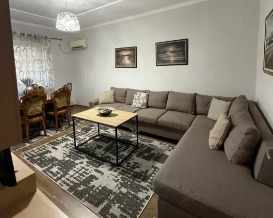 Tirane, jepet me qera apartament 2+1 Kati 3, 75 m² 650 € (Rruga Don Bosko)