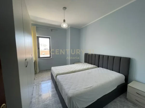 Tirane, jepet me qera apartament 2+1+Ballkon Kati 3, 103 m² 650 € 
