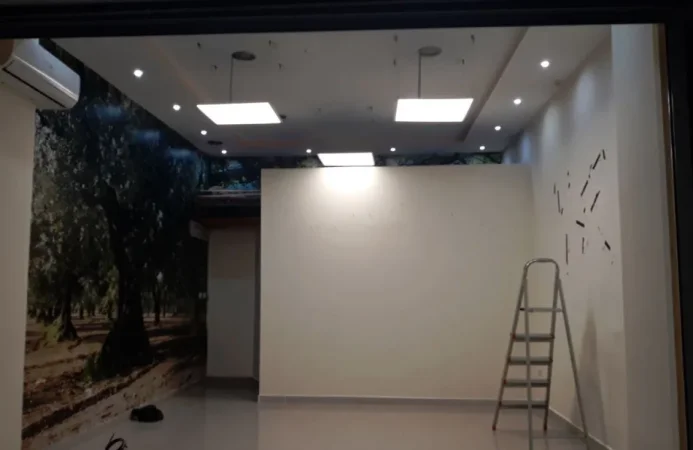 Tirane, jepet me qera ambjent biznesi Kati 1, 35 m² 300 € (Komuna E Parisit)