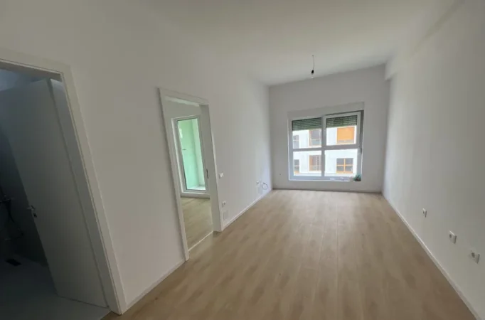 Tirane, jepet me qera apartament 1+1 Kati 4, 47 m² 300 € (Ali Demi)