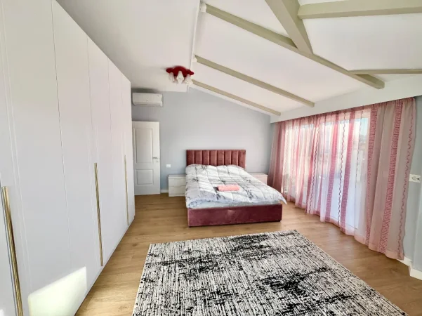 Tirane, jepet me qera apartament+verande | Penthouse 2+1+Ballkon Kati 9, 138 m² 1.000 € (te Shkolla e Baletit)