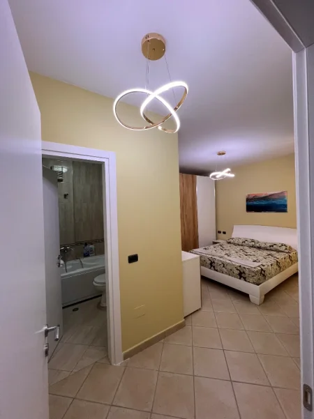 Tirane, jepet me qera apartament 2+1+Ballkon Kati 10, 103 m² 1.000 € (Rruga Qemal stafa)