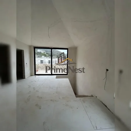 Shitet Vile 2 Katshe , 175 m² Qeparo