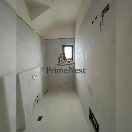 Shitet Vile 2 Katshe , 175 m² Qeparo