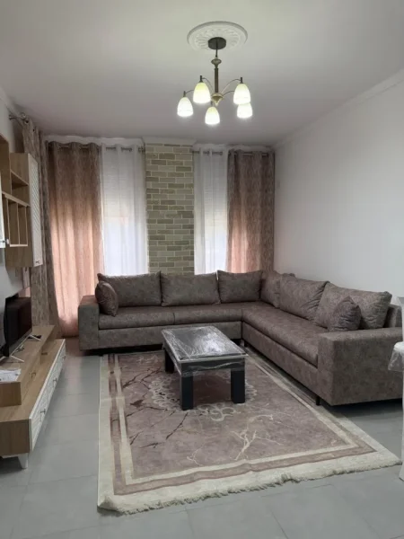 Tirane, jepet me qera apartament 2+1 Kati 0, 100 m² 600 € (Rruga 5 Maji)