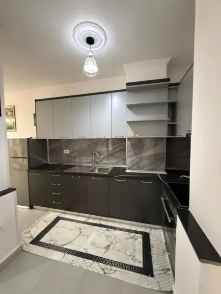 Tirane, jepet me qera apartament 2+1 Kati 0, 100 m² 600 € (Rruga 5 Maji)