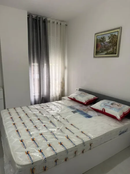 Tirane, jepet me qera apartament 2+1 Kati 0, 100 m² 600 € (Rruga 5 Maji)