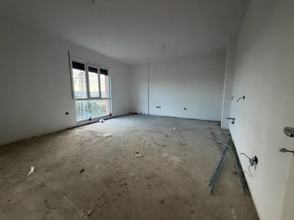 Tirane, shitet apartament 1+1+Ballkon , 70 m² 87.000 € (Paskuqan)