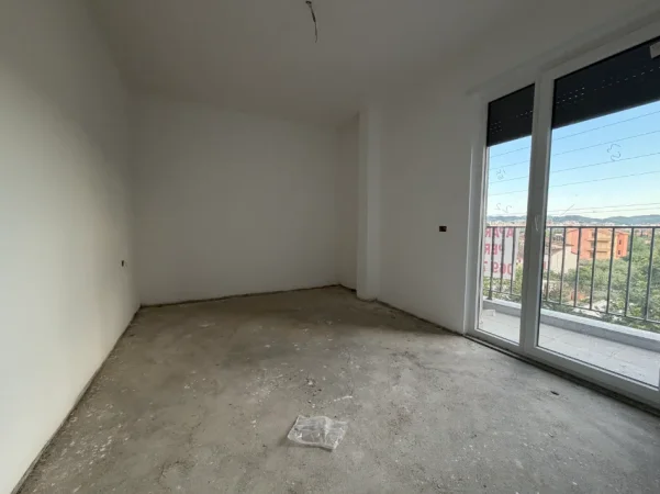 Tirane, shitet apartament 1+1+Ballkon , 70 m² 87.000 € (Paskuqan)