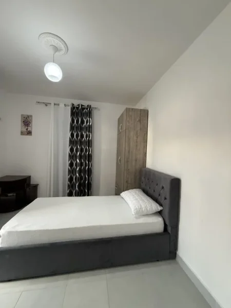Tirane, jepet me qera apartament 2+1 Kati 5, 100 m² 600 € (Rruga 5 Maji)