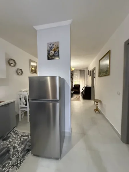Tirane, jepet me qera apartament 2+1 Kati 5, 100 m² 600 € (Rruga 5 Maji)
