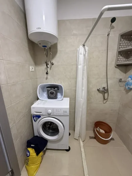 Tirane, jepet me qera apartament 2+1 Kati 5, 100 m² 600 € (Rruga 5 Maji)