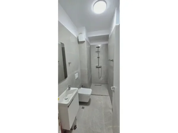 Tirane, jepet me qera apartament 1+1 Kati 7, 73 m² 700 € (zogu zi)