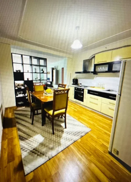 Tirane, jepet me qera apartament 1+1 , 80 m² 500 €