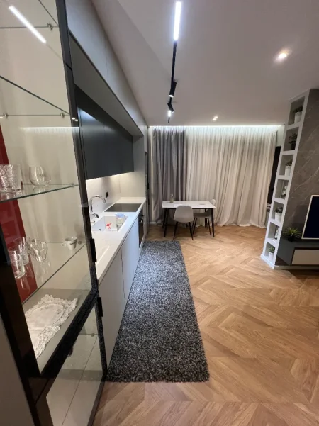 Tirane, jepet me qera nga Pronari, pa-komision apartament luksoz 1+1+Aneks+Ballkon Kati 1, 72 m² 65.000 leke