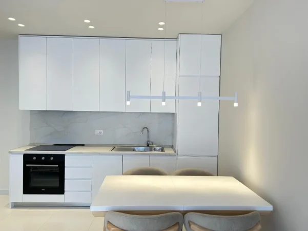 Tirane, jepet me qera apartament 1+1+Ballkon Kati 4, 66 m² 650 € (Jordan misja)