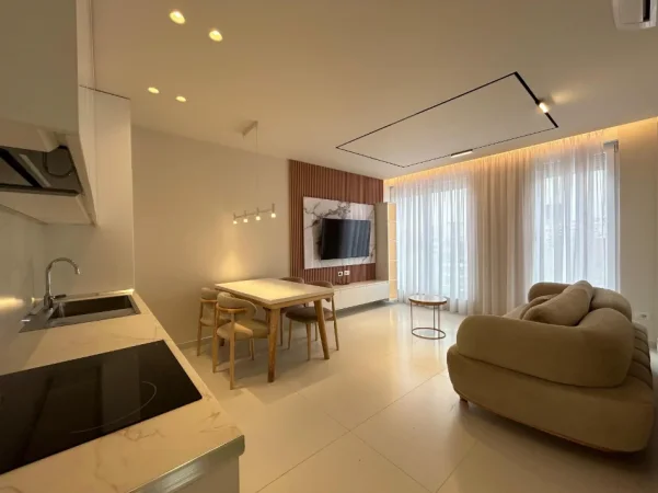 Tirane, jepet me qera apartament 1+1+Ballkon Kati 4, 66 m² 650 € (Jordan misja)